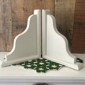 Set of White Farmhouse Corbels/Bookends